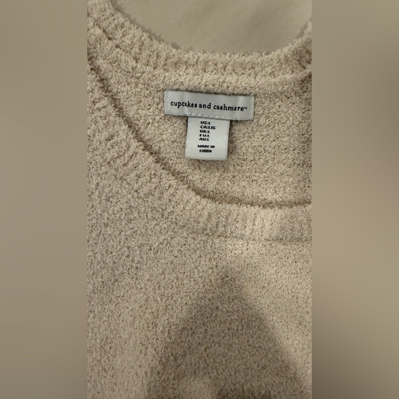 Cupcakes & Cashmere Cream Textured Knit Short Set - Picture 3 of 5